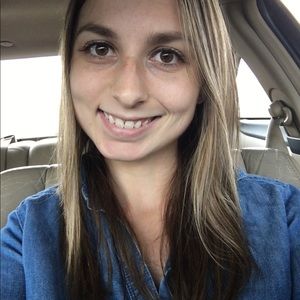 Meet your Posher, Stephanie